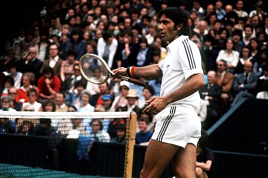 Артур Эш и Илие Настасе были дисквалифицированы во время матча Итогового турнира ATP — 1975 в Стокгольме