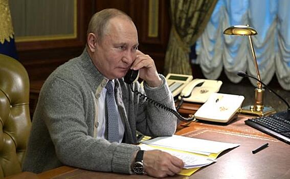 Путин поручил разобраться с пытками в колониях