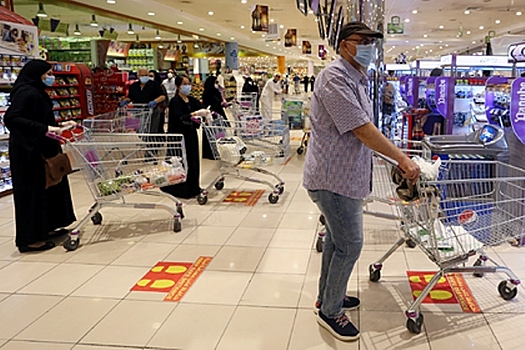 Жители Саудовской Аравии сметают полки магазинов