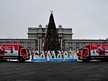 Рождественский караван Coca-Cola проехал по заснеженному Петербургу 🎄