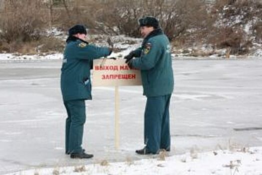 Запрет выхода на лед в Петербурге продлен до 1 февраля