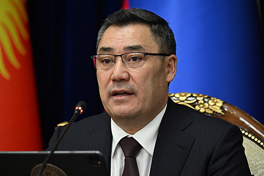 Президент Киргизии запретил чиновникам дарить ему подарки