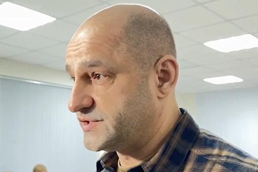 В Донецке проголосовал спикер парламента ДНР Артем Жога