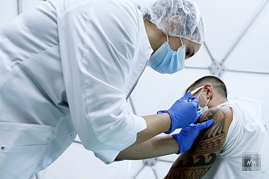 В Петербурге можно без записи привиться от ковида в 43 мобильных пунктах