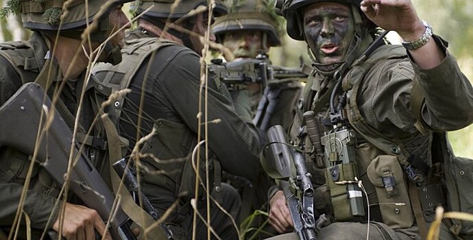 Офицера из Австрии обвинили в 25-летней работе на Кремль