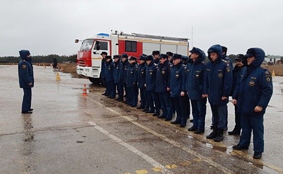 Севастопольские водители МЧС прошли курс по вождению в экстремальных условиях