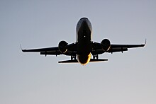 Пассажиров севшего в Красноярске самолета отправили резервным бортом
