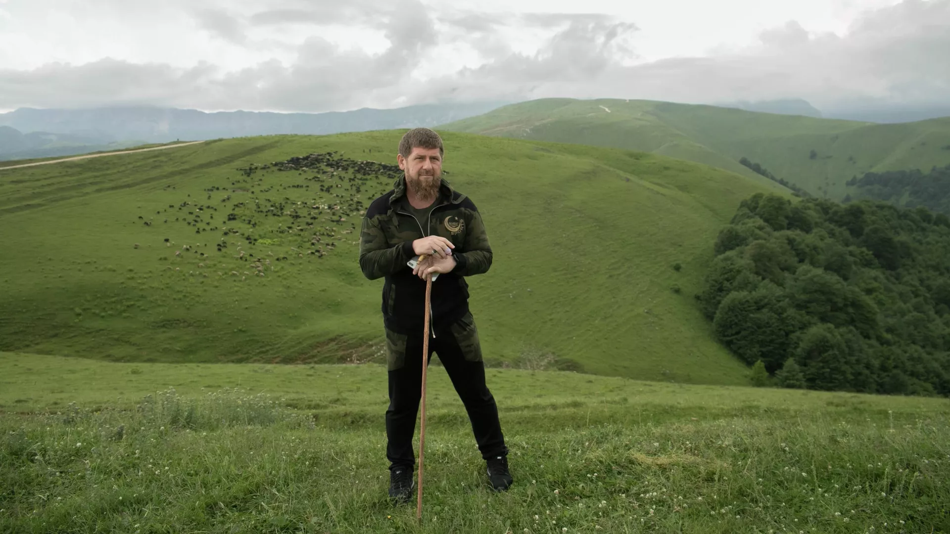 Кадыров сообщил об отправке из Грозного в зону СВО очередной группы добровольцев