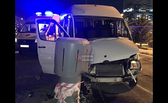 В Сочи семь человек пострадали в ДТП с автобусом