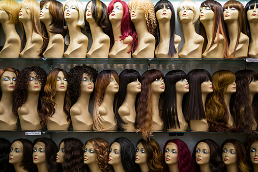 Почему женщины в Израиле бреют голову и носят парик
