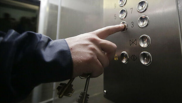 Педофил надругался над школьницей в лифте в Москве