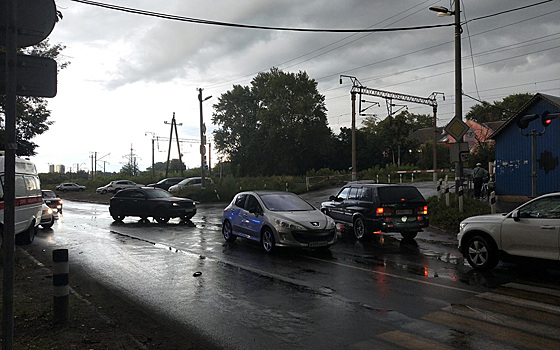 В Рязани велосипедистка врезалась в автомобиль