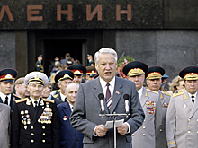 Брат Ельцина назвал его «символом человеческого позора» и антиподом Ленина