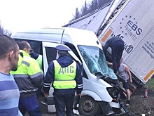 На Южном Урале фура без тормозов протаранила автобус