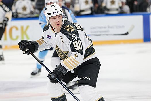 Хет-трик Сошникова принес «Адмиралу» победу над «Трактором» в овертайме