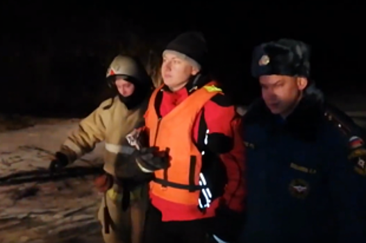В Нижнем Новгороде под лед провалился водитель снегоболотохода