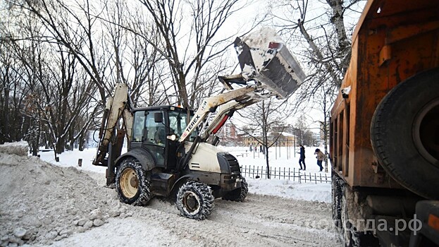 Завтра в Вологде будут убирать парковки и остановки на улицах Возрождения и Галкинской