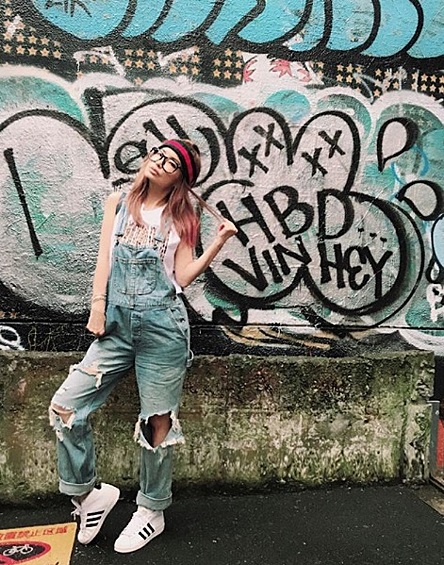 В компании подростков Рису легко примут за "свою".