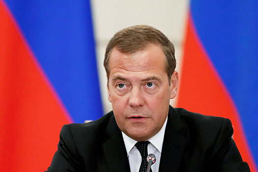 Медведев утвердил требования к организации детских автобусных перевозок