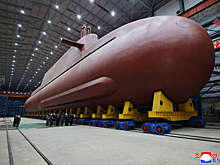 ЦТАК: Ким Чен Ын посетил место строительства атомной ракетной подлодки