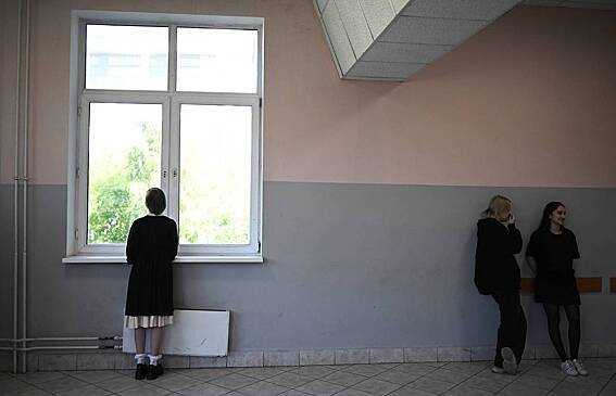 Требование к школьницам снять белье перед ЕГЭ сочли этичным