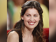 Французская супермодель Летиция Каста родила четвертого ребенка