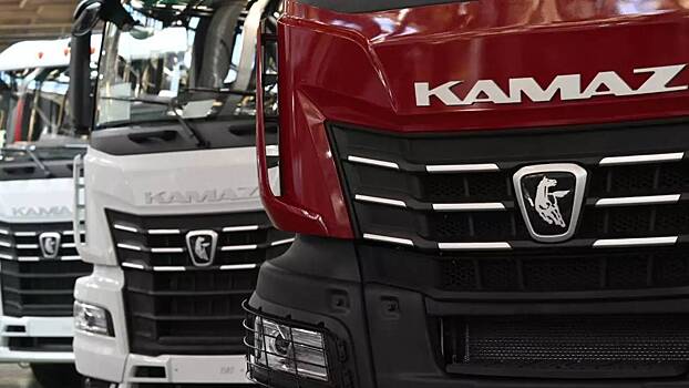 В России обрушились продажи тяжелых грузовых машин