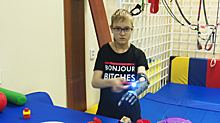 Детям в Воронеже начали устанавливать современные протезы рук
