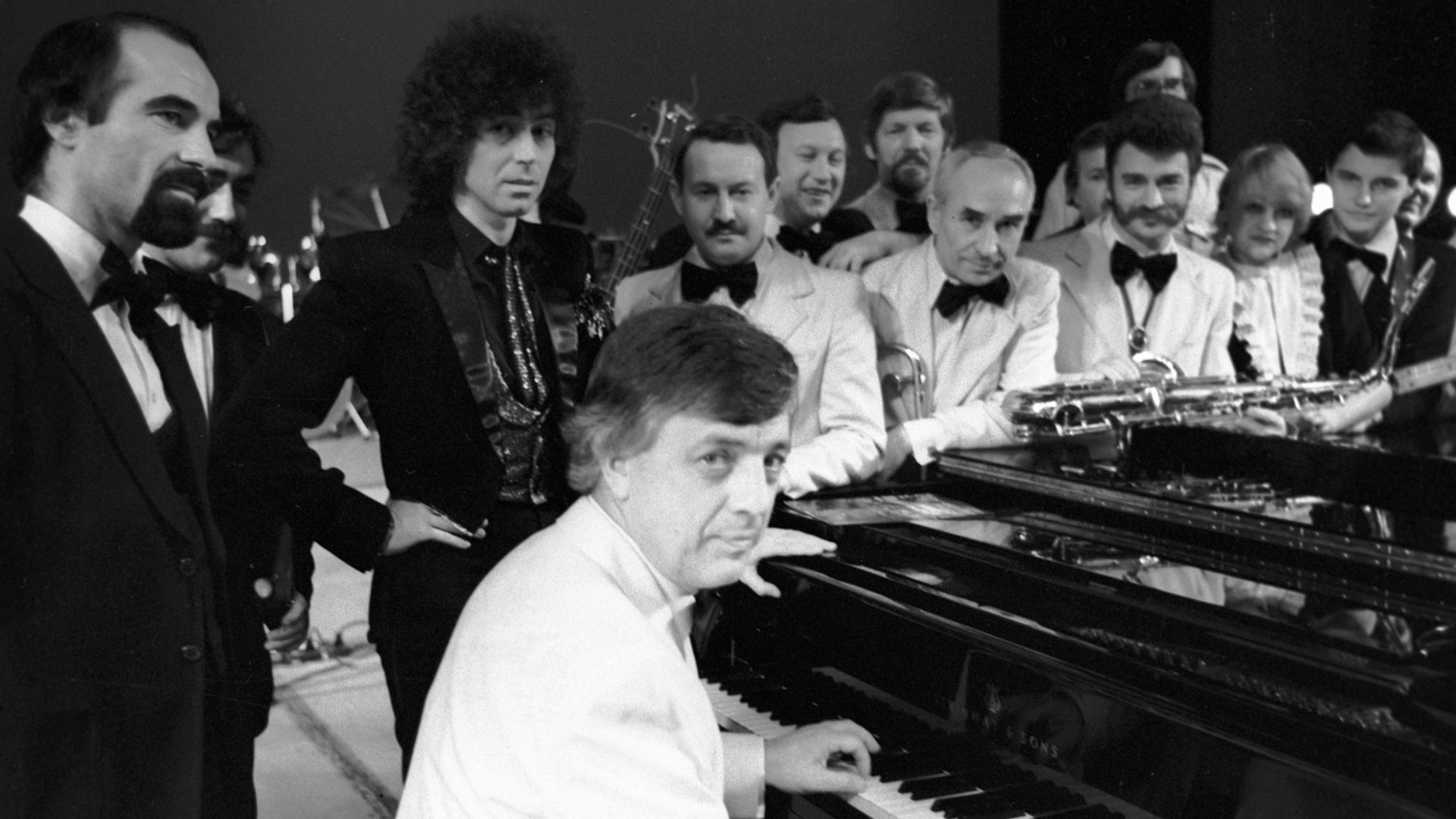 Путин поздравил композитора Паулса с юбилеем