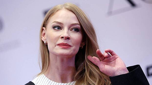 «Бомбическая»: Светлана Ходченкова показала совершенную фигуру у пилона
