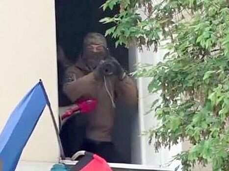 Националисты в бешенстве: Авакову не стоило замечать гранатомет в окне на 9 мая