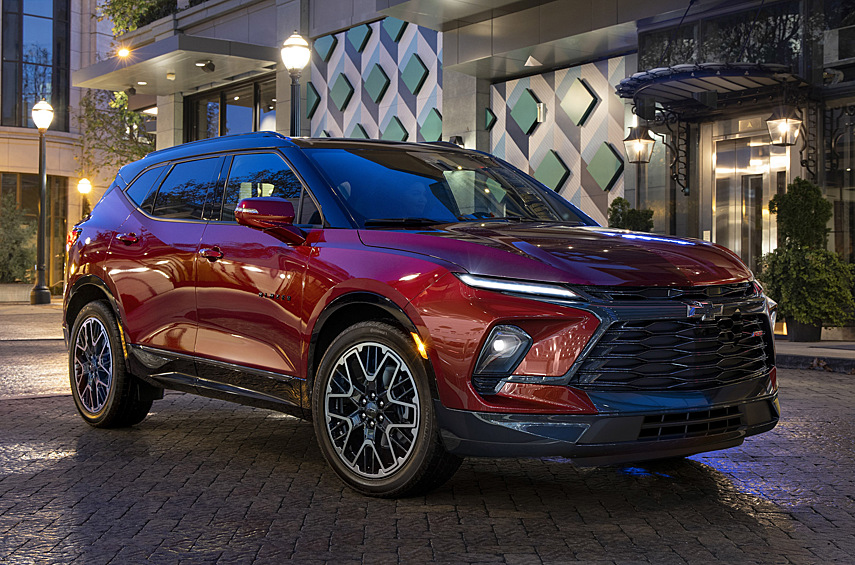 Chevrolet Blazer. Американский кроссовер с двигателями внутреннего сгорания уйдёт в отставку: этот год окажется для него последним. Интерес к модели снижается уже несколько лет, и производитель решил избавиться от её топливной модификации.