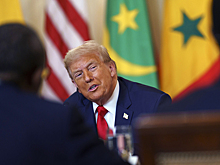 «Арестовать подонков»: Трамп разрешил иммиграционной службе защищаться «любыми необходимыми средствами»