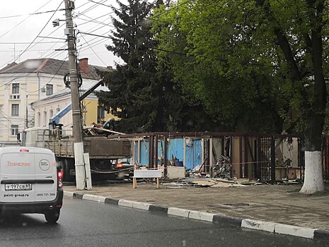 В самом центре Твери снесли магазин