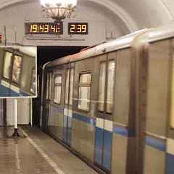 Аниматоры и ростовые куклы развлекали участников детской викторины на станции метро «Лубянка»