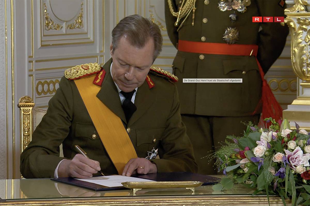 Великий герцог Люксембурга отрекся от престола в пользу сына