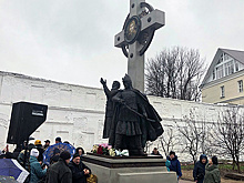 Памятник Минину и Пожарскому открыли в Ярославле