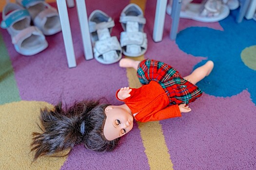 После ночного землетрясения трещины «разрисовали» стены соцучреждений Анапы