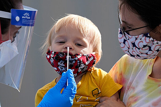 Мурашко заявил, что около 50% детей болеют коронавирусом бессимптомно