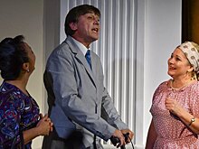 Любовь и жуки — Кариевский театр открыл сезон комедией "Корт"