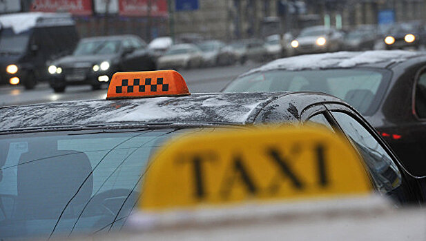 Подмосковные такси перекрасят в белый цвет