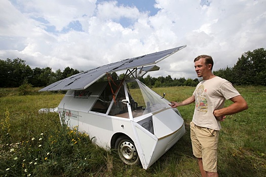 Тамбовский стоматолог доехал на солнцемобиле до моря
