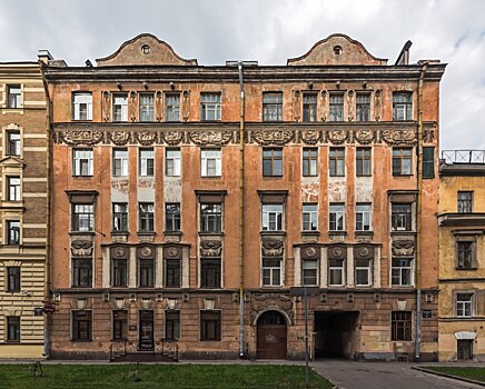 В Петербурге продается более 3,7 тыс. квартир в домах, построенных до 1917 года