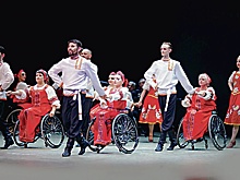 Омские колясочники станцевали "Барыню"