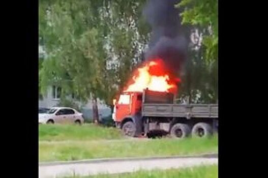 В Ульяновске сгорел «Камаз», предполагают поджог