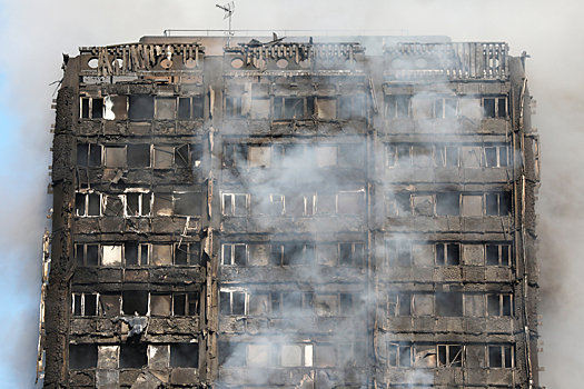 "Люди прыгали из окон": очевидцы о пожаре в высотке Лондона