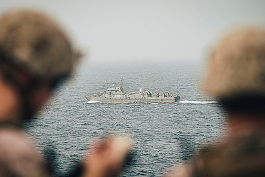 ВМС США открыли предупредительную стрельбу в Индийском океане