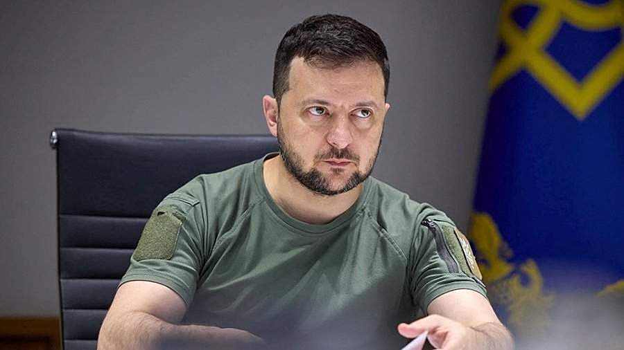Зеленский заявил о планах применить западное оружие на луганском направлении