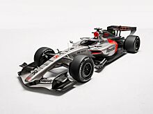 Болид Audi остановился на трассе второй раз за время тестов