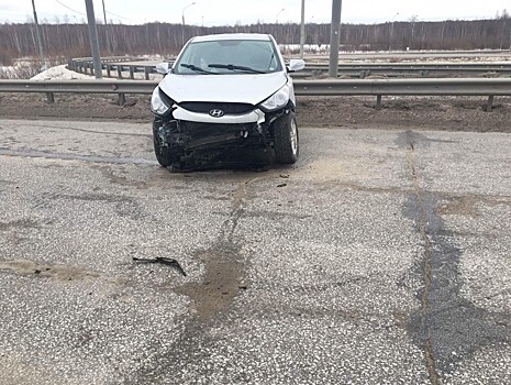 В Твери водитель c признаками алкогольного опьянения врезался в ограждение